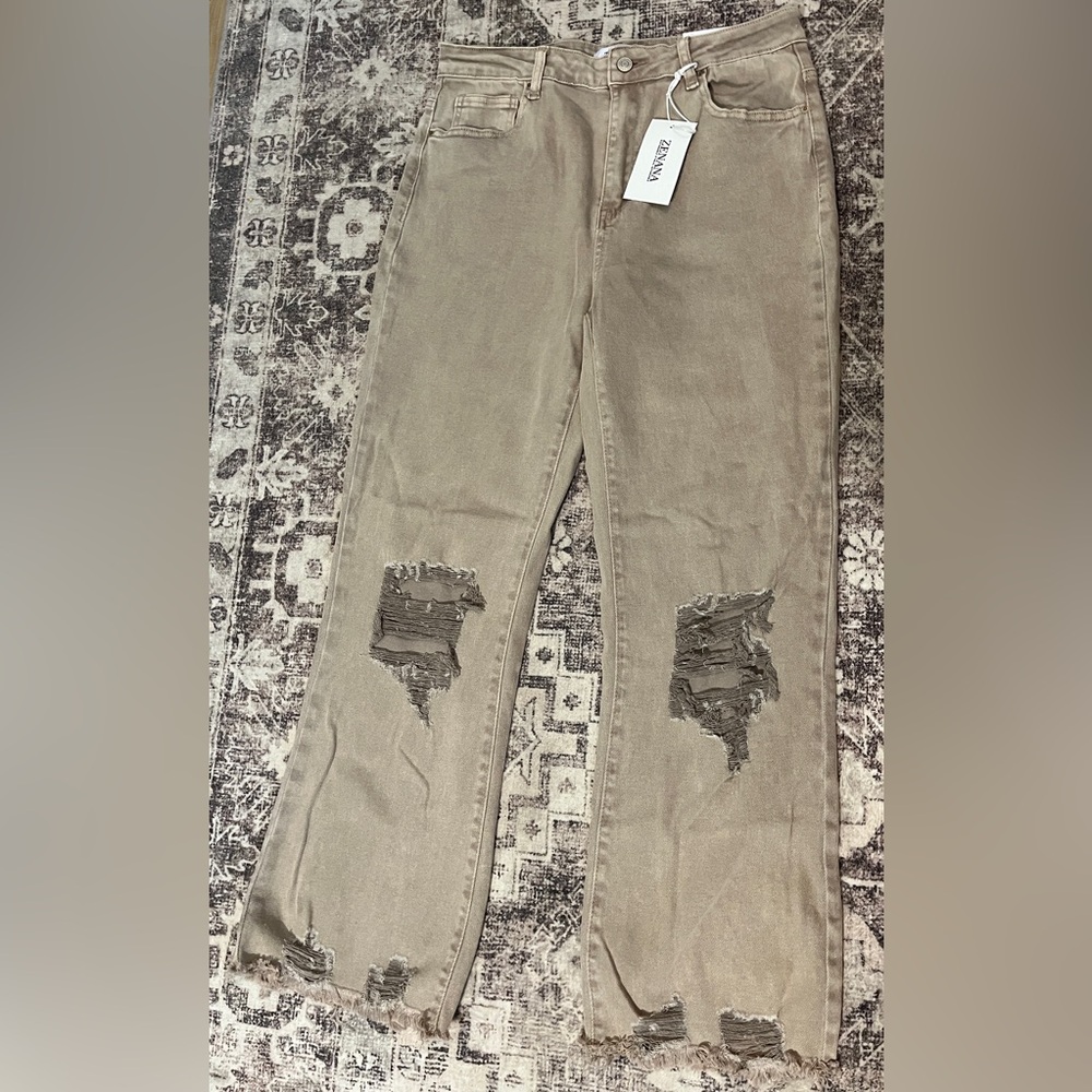 Distressed Cropped Jean